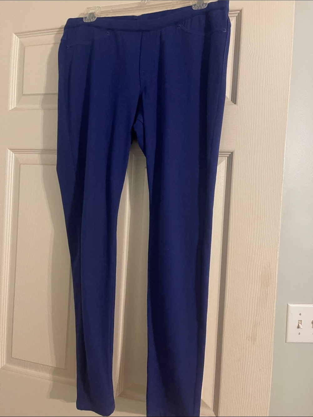 HUE women’s Slim Straight Pants in Cobalt Blue